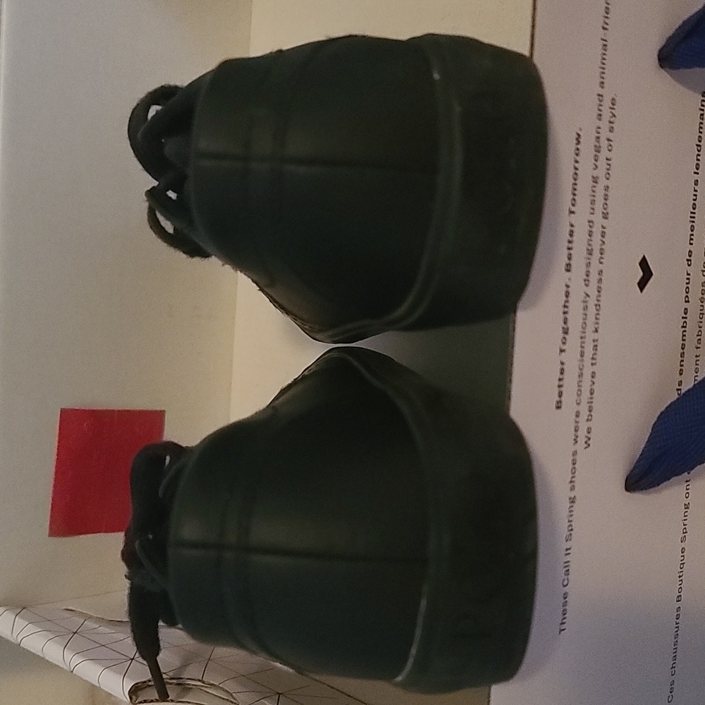 Shoe - Picture 2 of 3